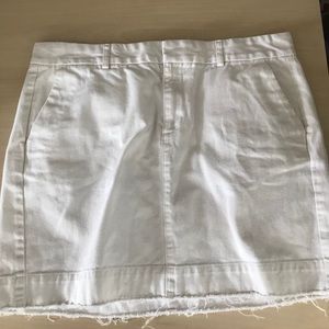 White GAP miniskirt Size 6